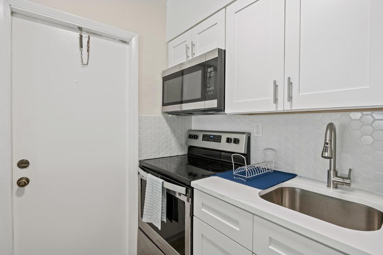 Comfy Bnb W/ King Bed + Work/Travel + Beach 8 Min Plaja Hallandale Exterior foto