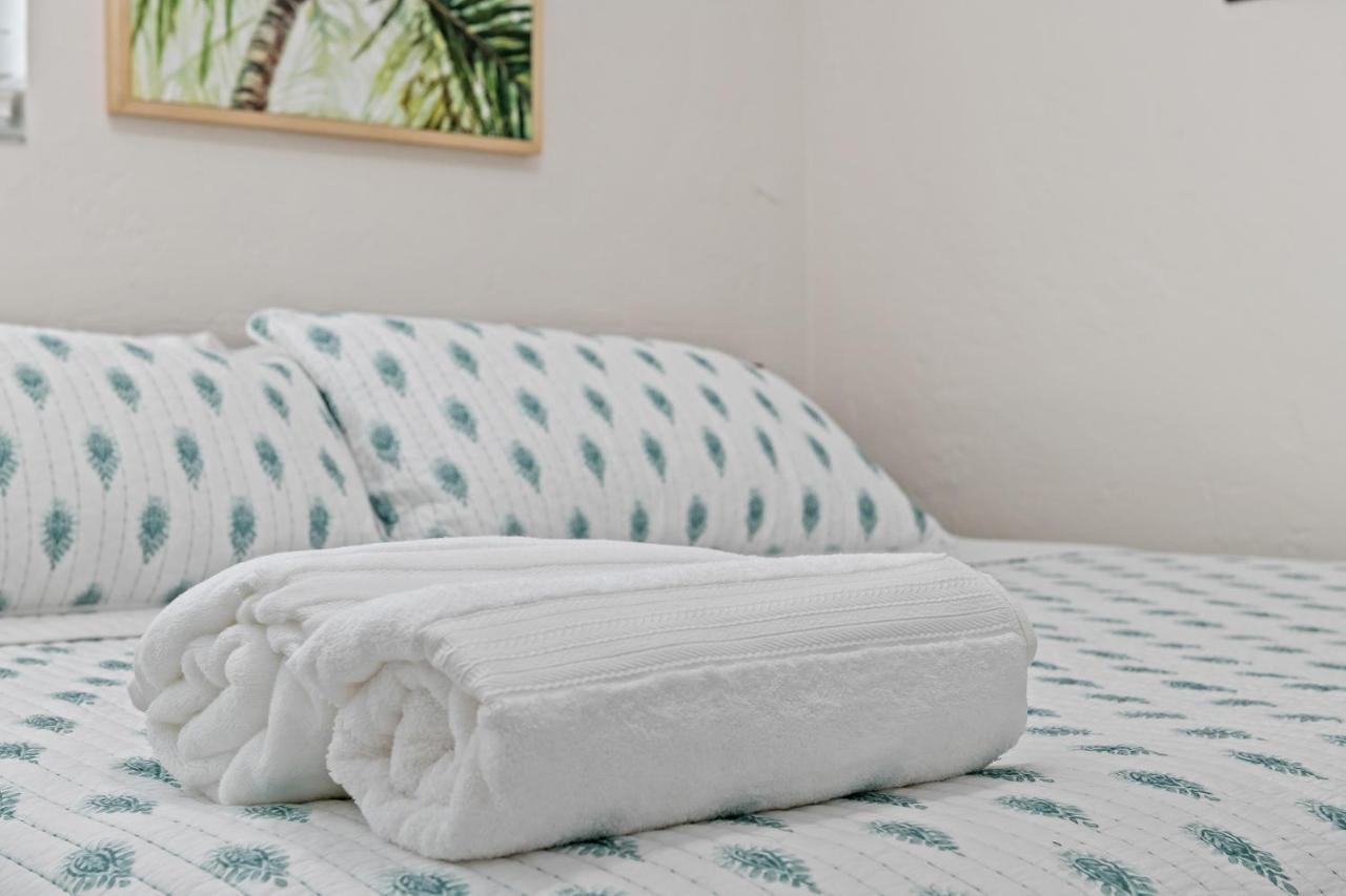 Comfy Bnb W/ King Bed + Work/Travel + Beach 8 Min Plaja Hallandale Exterior foto