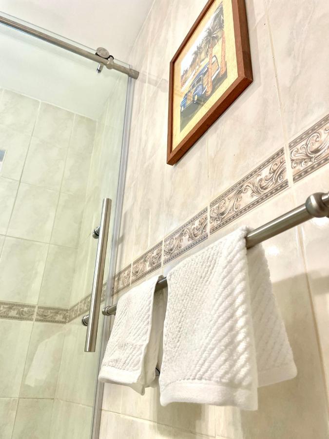 Comfy Bnb W/ King Bed + Work/Travel + Beach 8 Min Plaja Hallandale Exterior foto